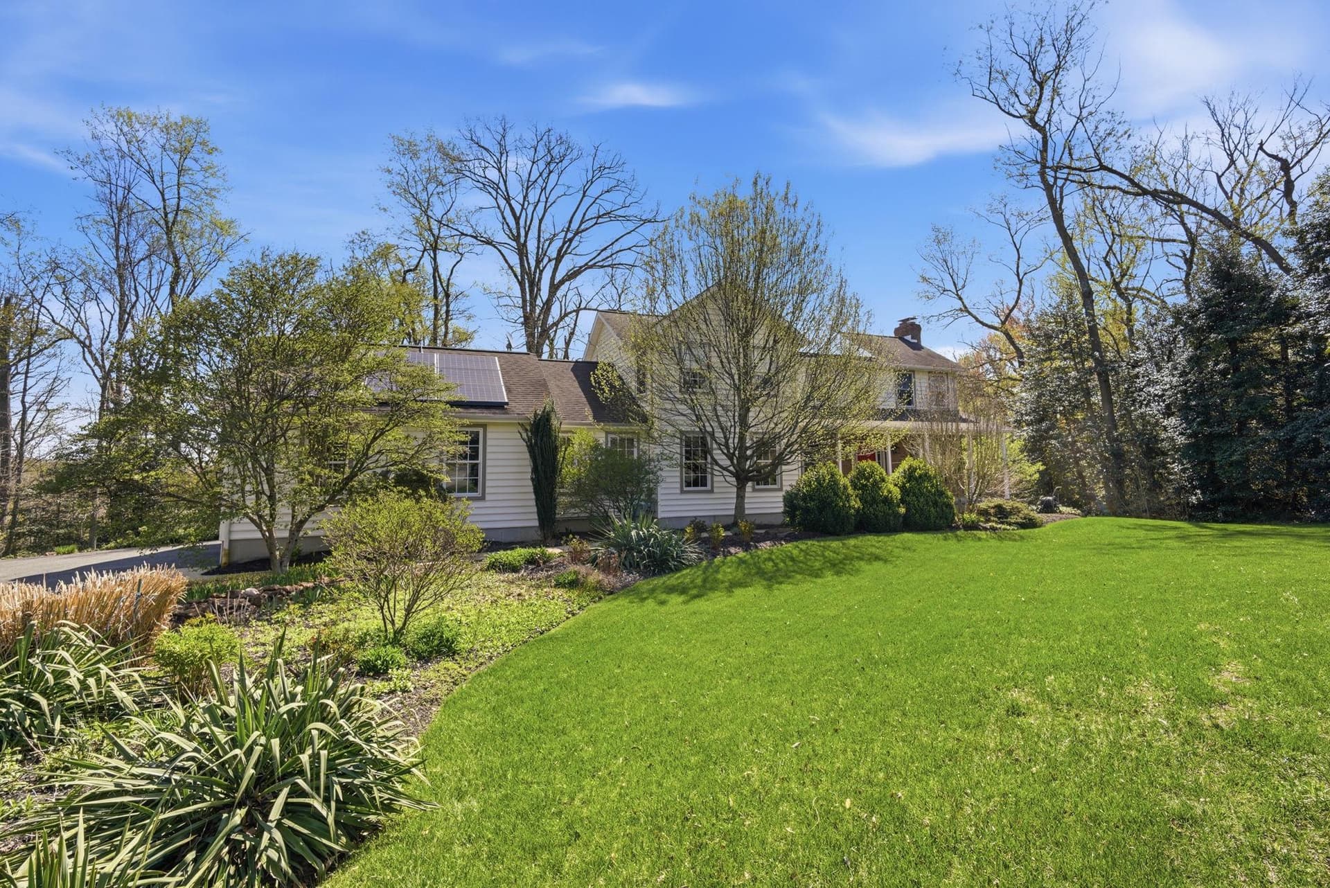 55 Howes Lane photo 1