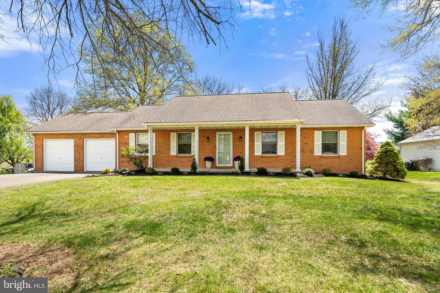 76 Sarah Drive photo 1