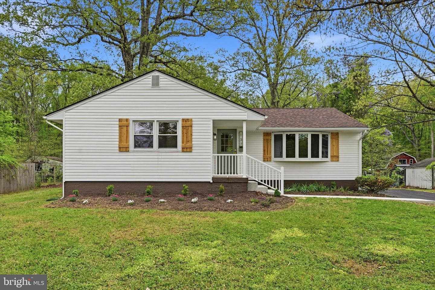 137 Maloney Road photo 1