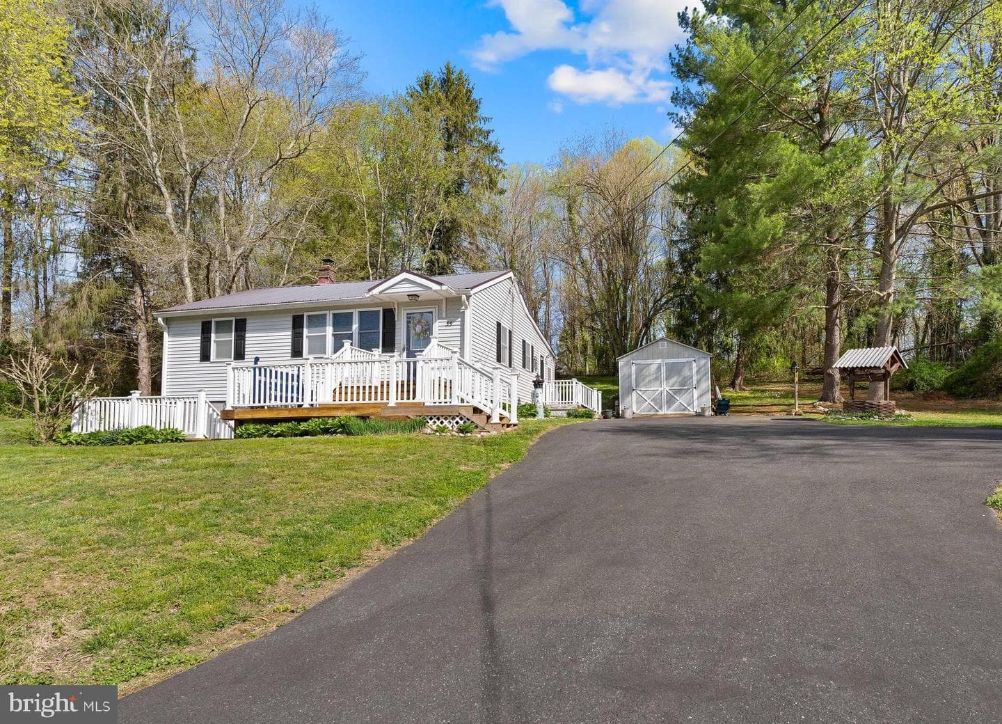 33 Brewster Bridge Road photo 1
