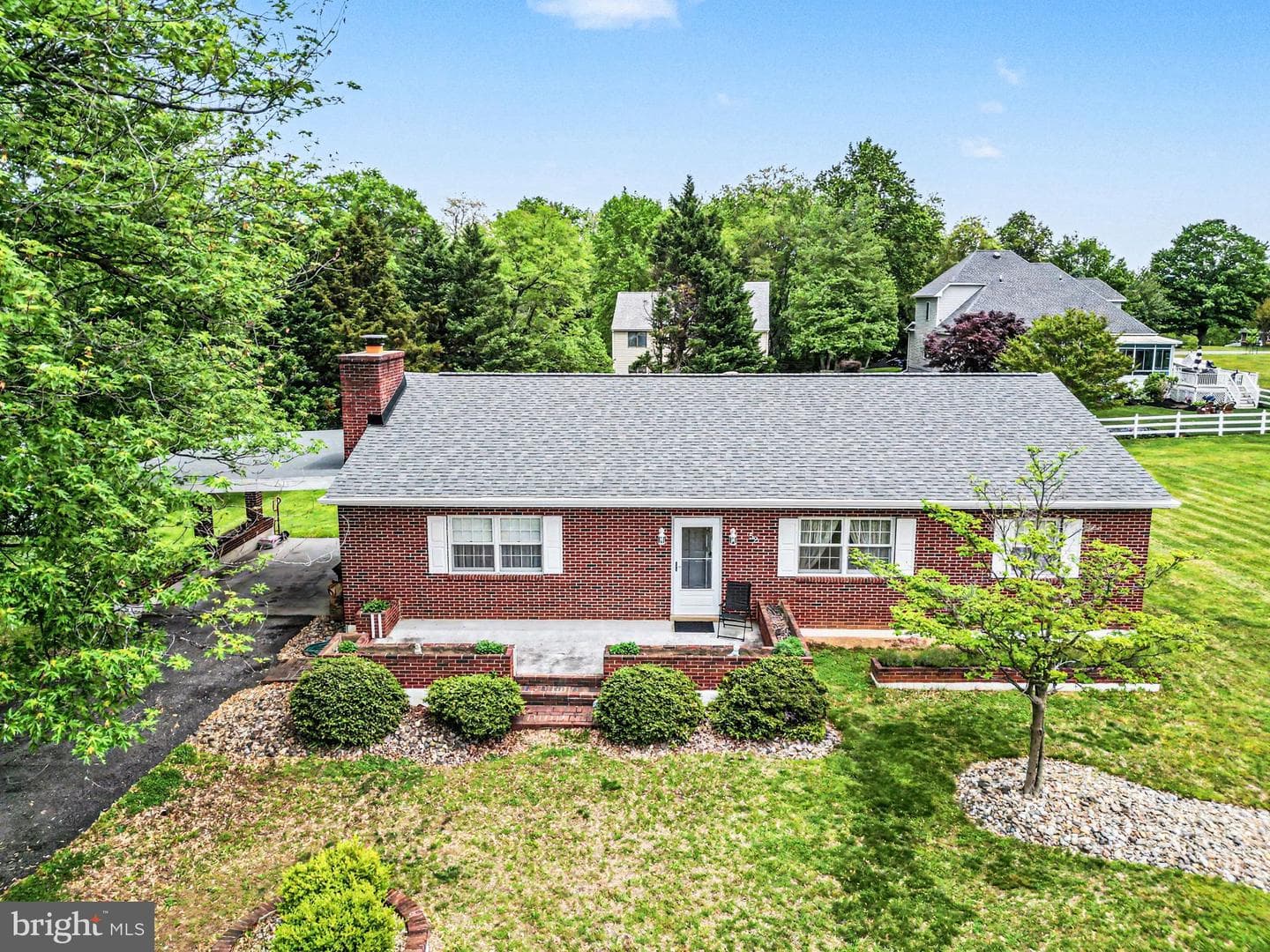 52 Arden Road photo 1