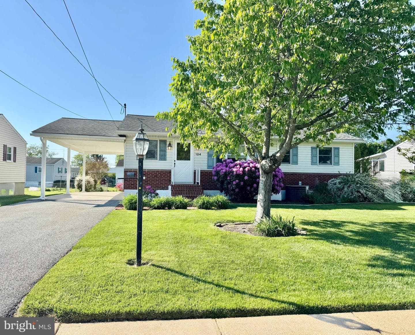 124 Bowling Lane