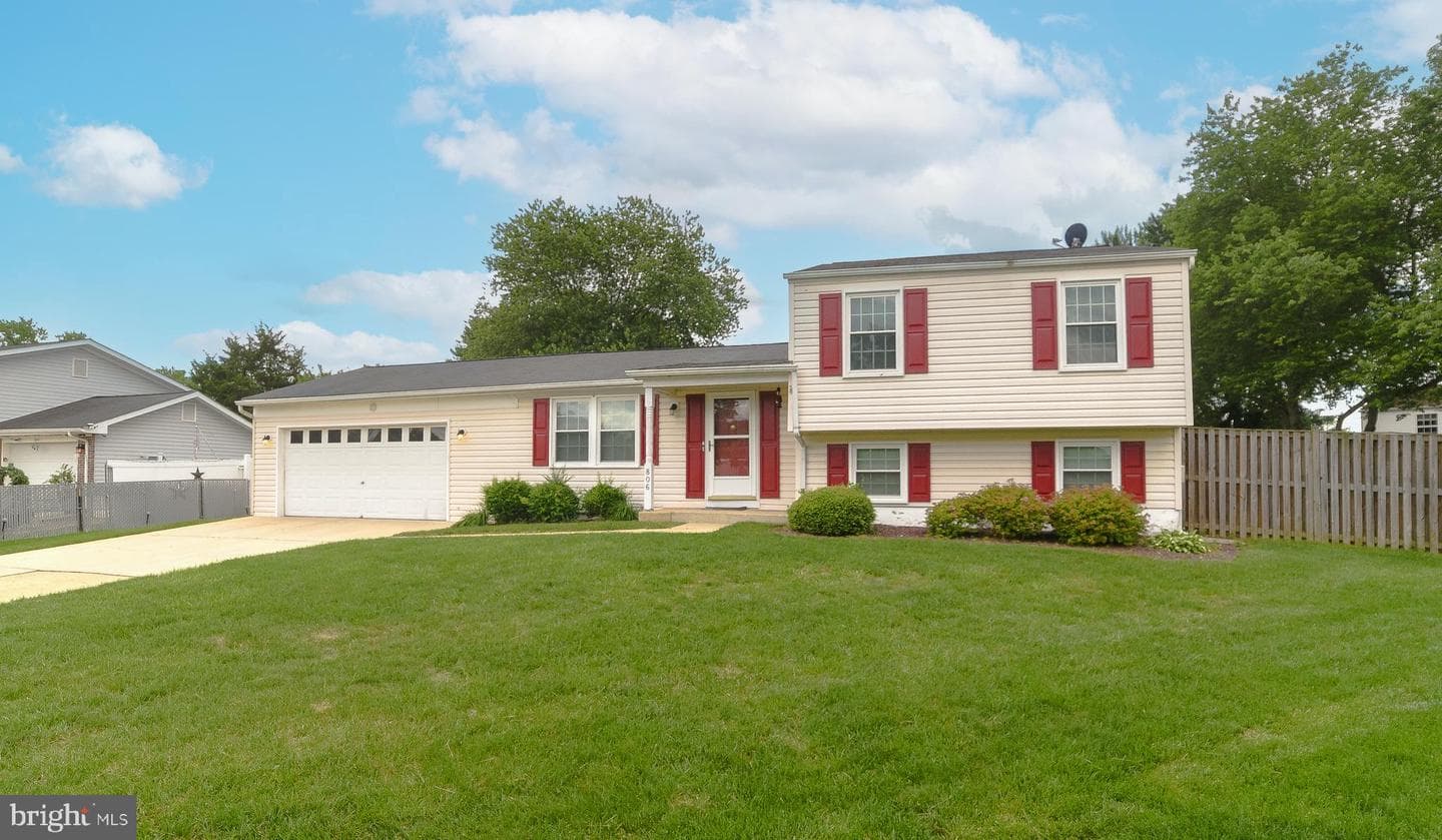 806 Truro Court photo 1