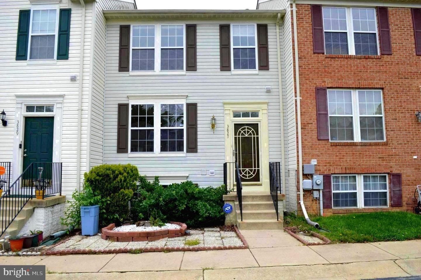 3827 Lakewood Place photo 1