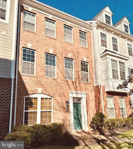 47 Derby Drive photo 1