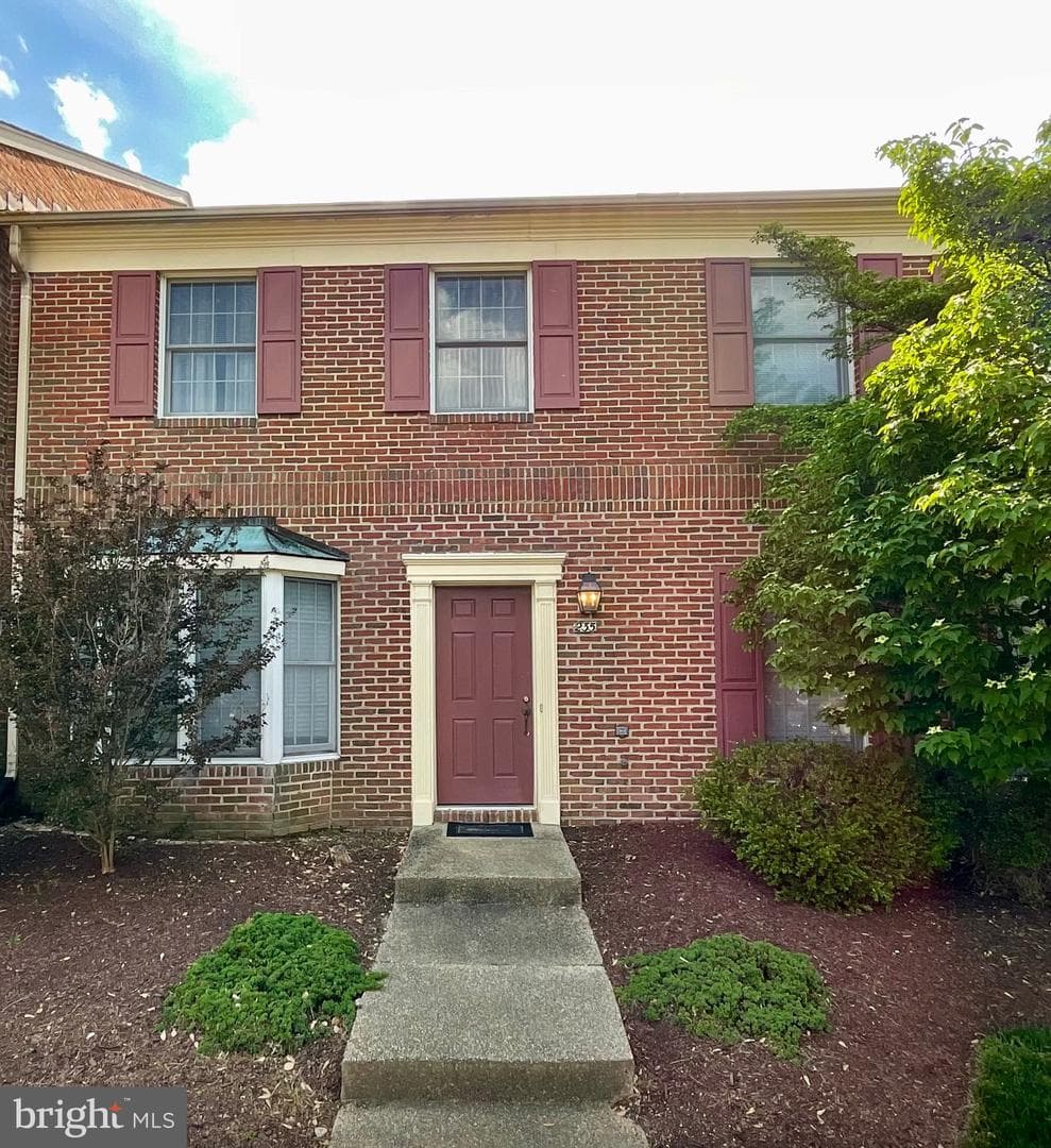 235 Heather Court photo 1
