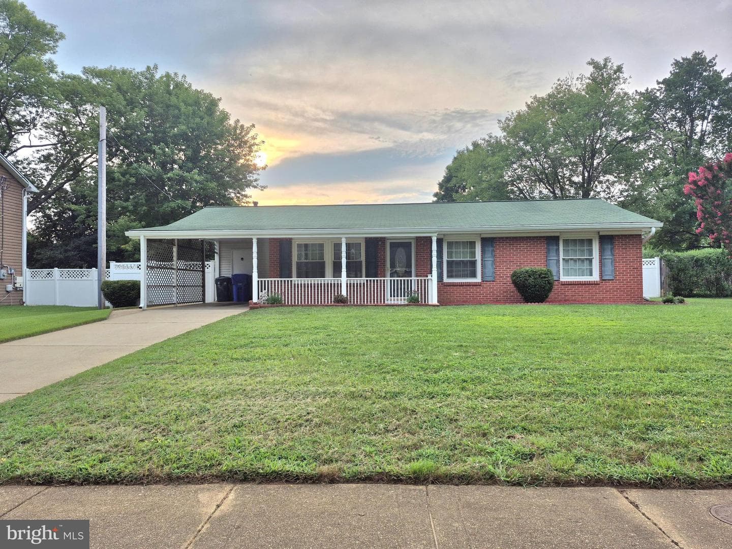 906 Waddell Road photo 1
