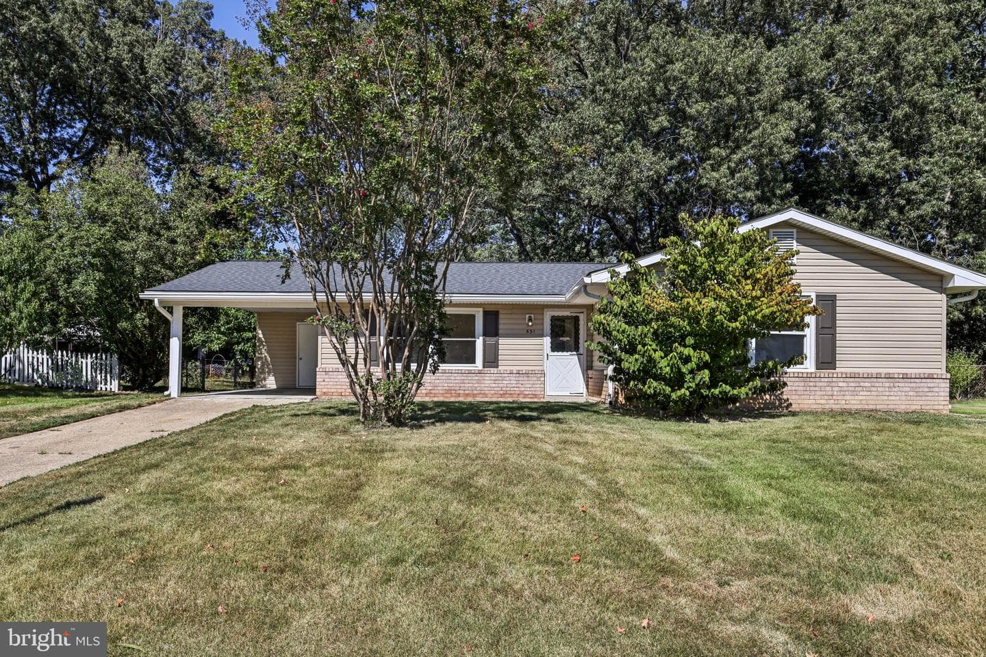 531 Garner Avenue photo 1