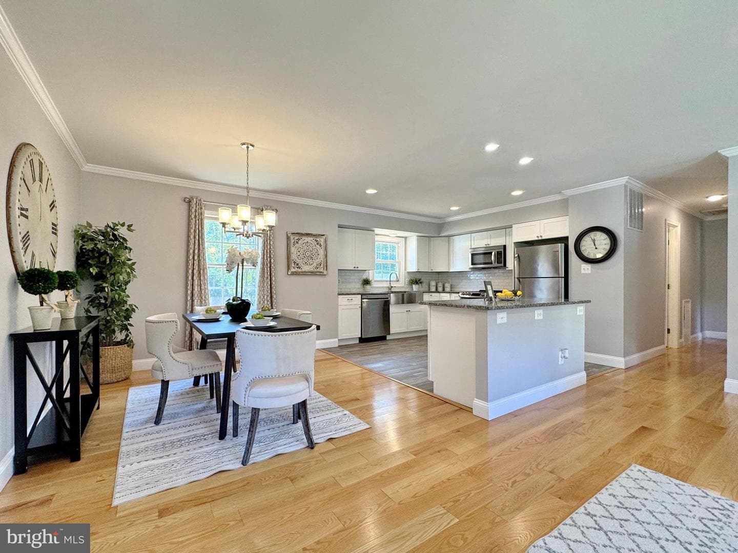 7426 Robin Road photo 1
