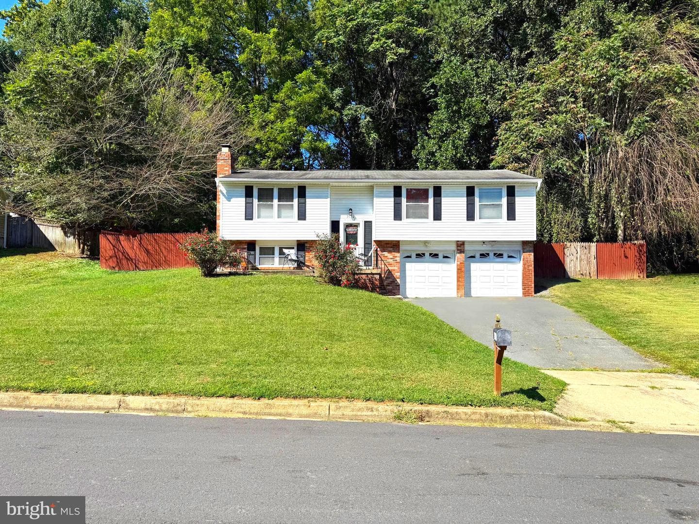 2121 Briarwood Drive photo 1