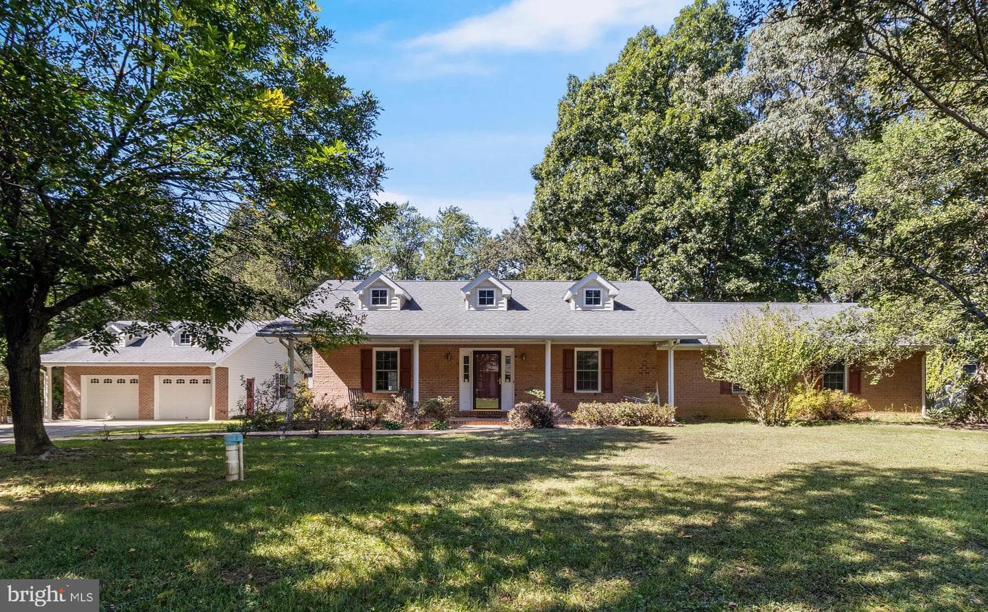 7575 Dolly Drive photo 1
