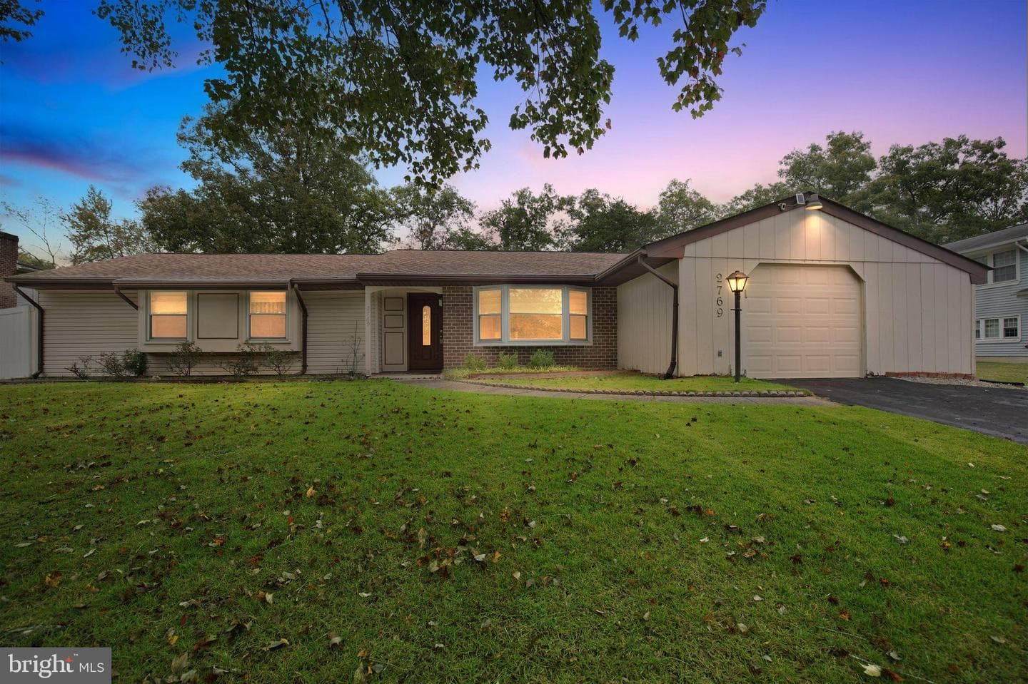 2769 Pinewood Dr photo 1