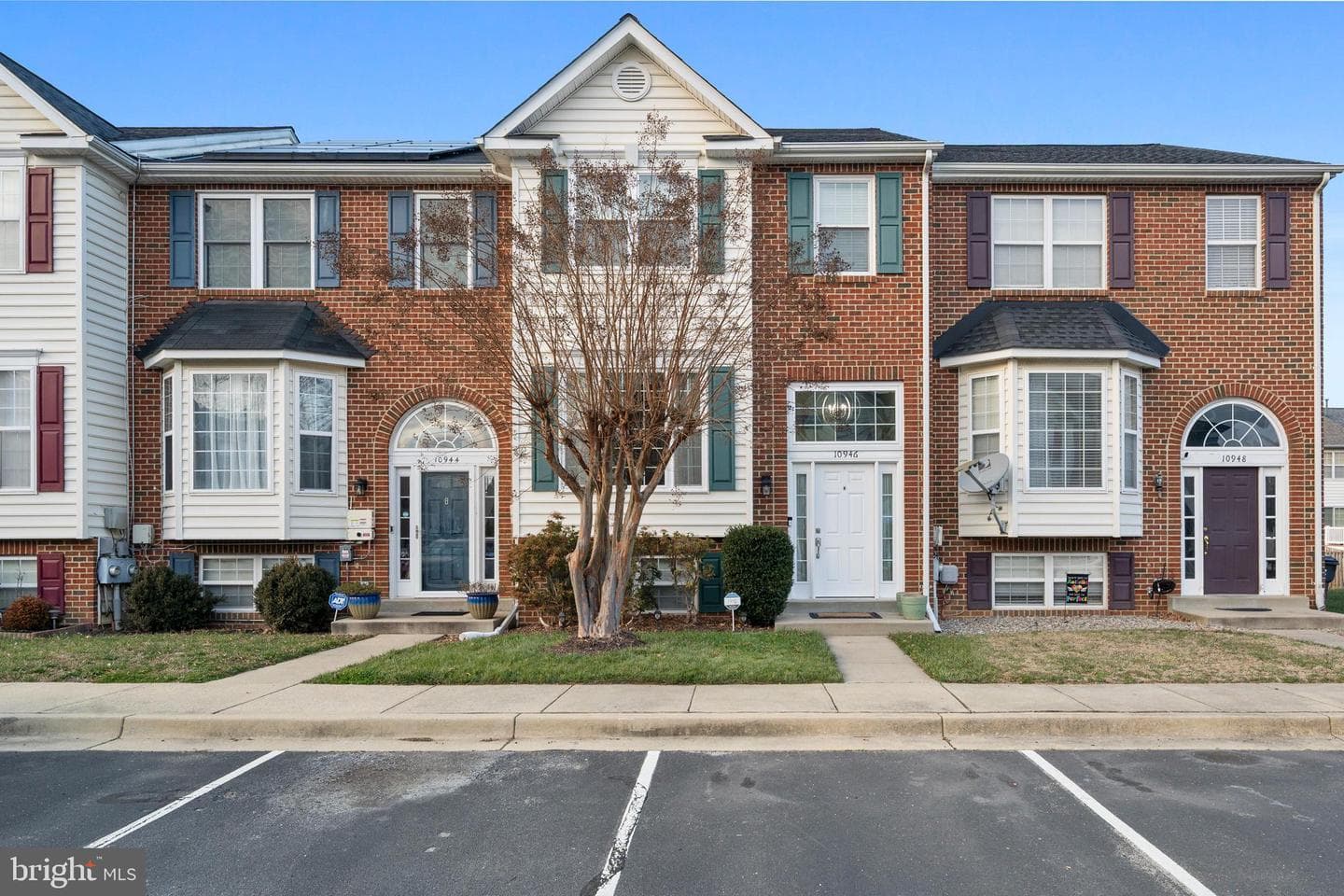 10946 W Point Place photo 1