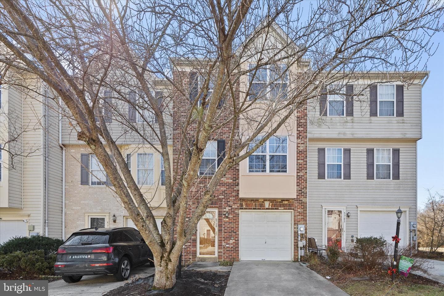 5709 Crecy Court