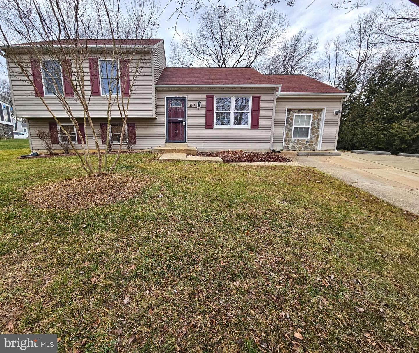 2017 Bainbridge Court photo 1