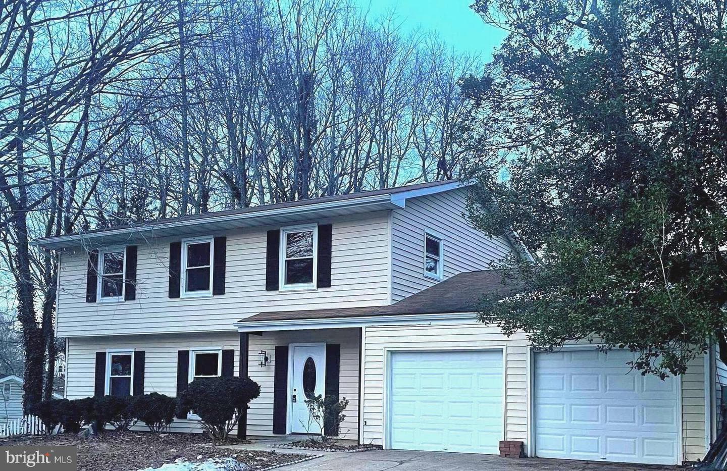 2106 Boxwood Circle photo 1