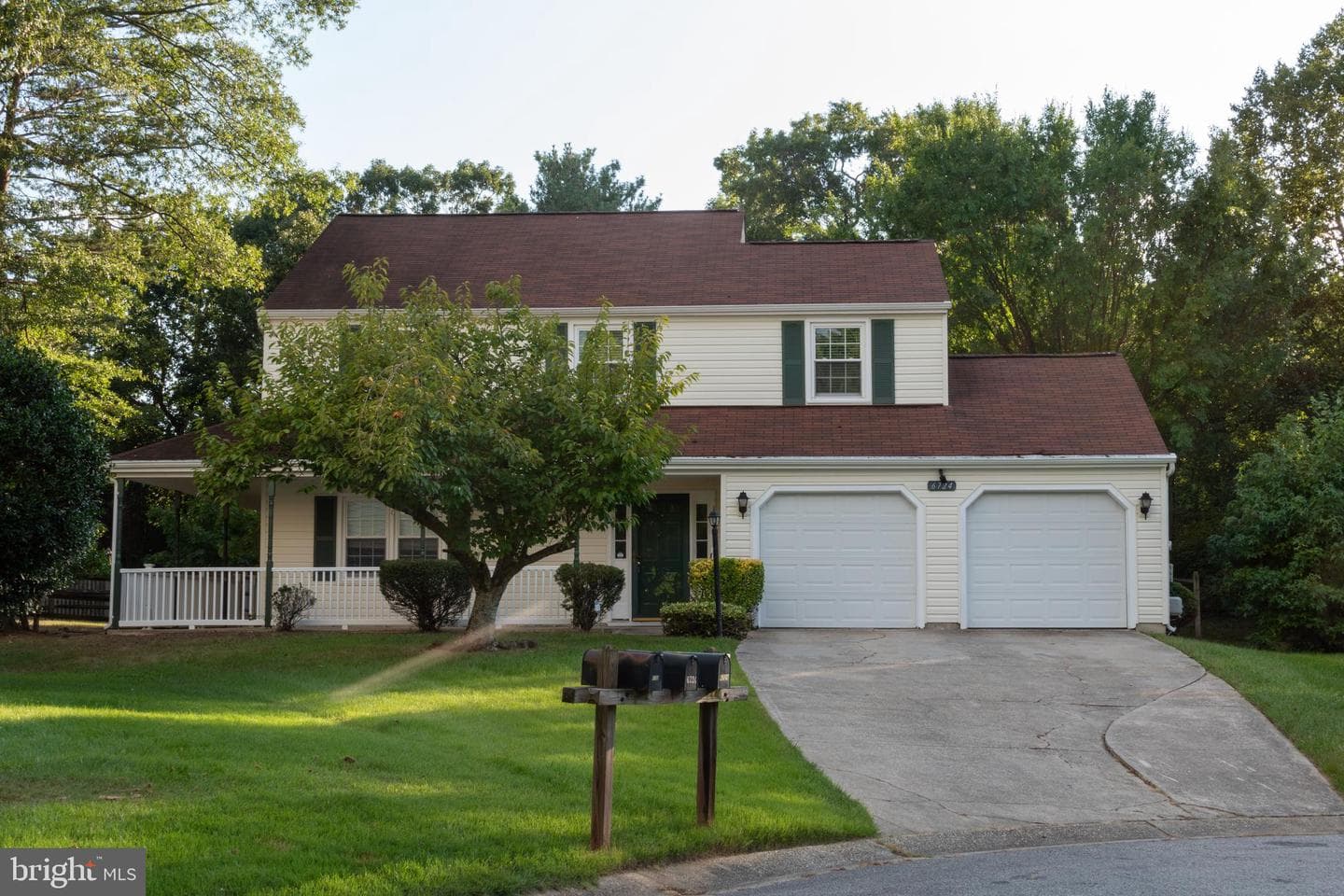 6724 Dolphin Court photo 1