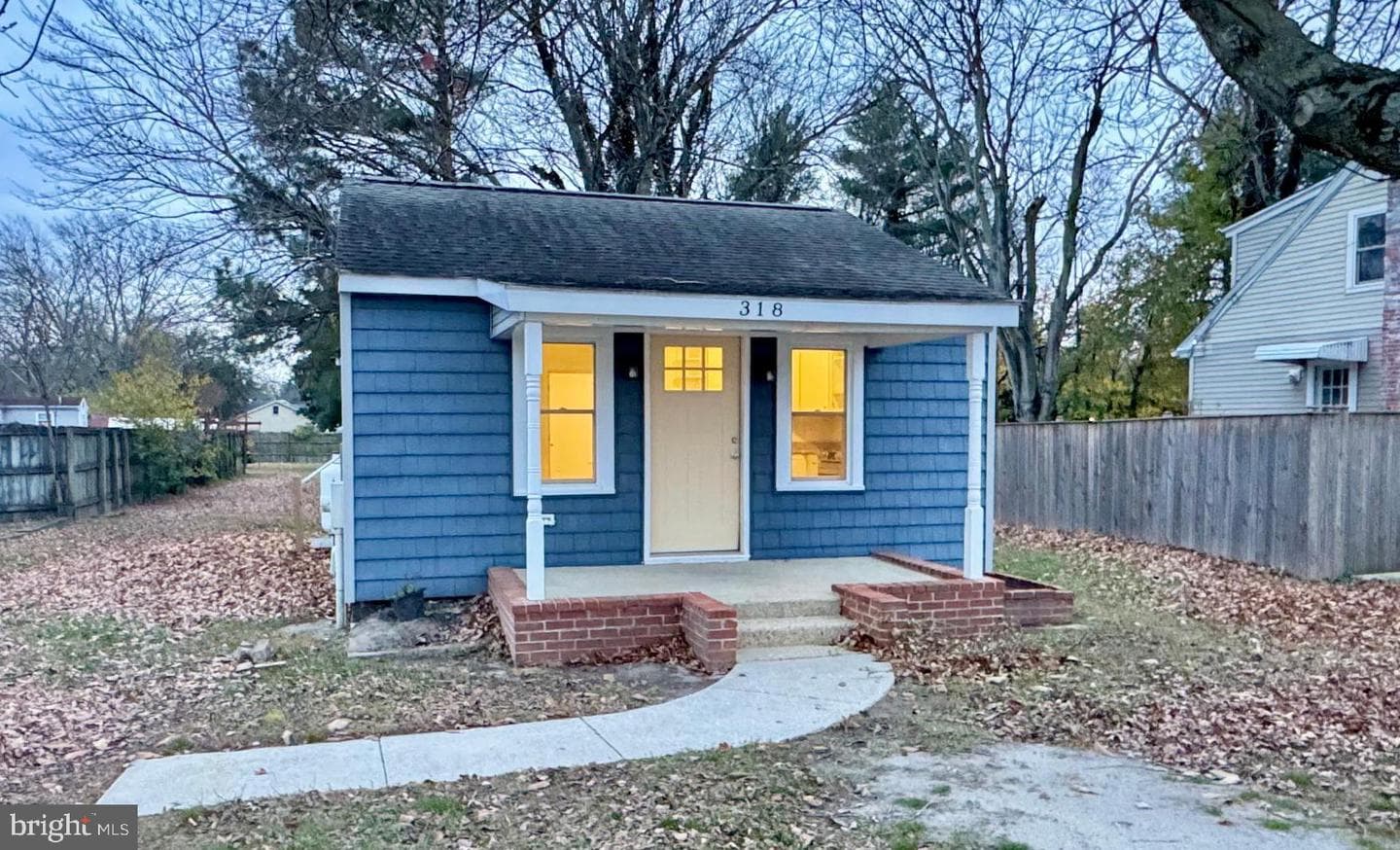 318 Carter Avenue photo 1