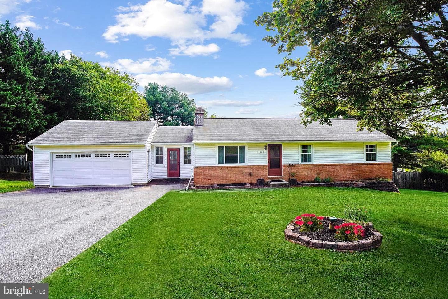 5001 Woodbine Road photo 1