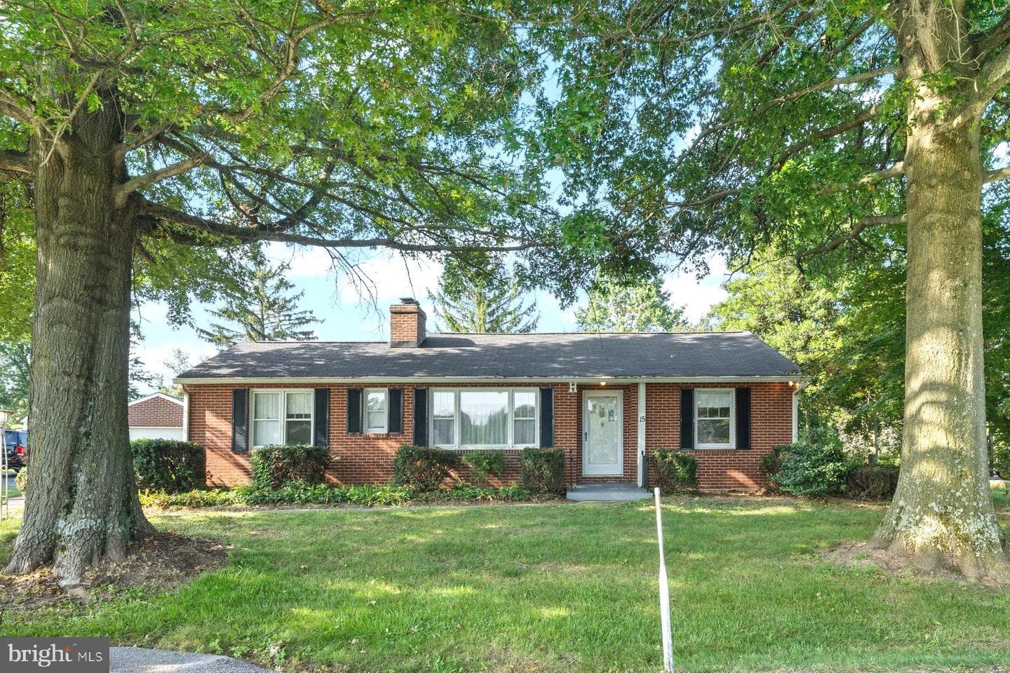 15 Pleasant Valley Road photo 1