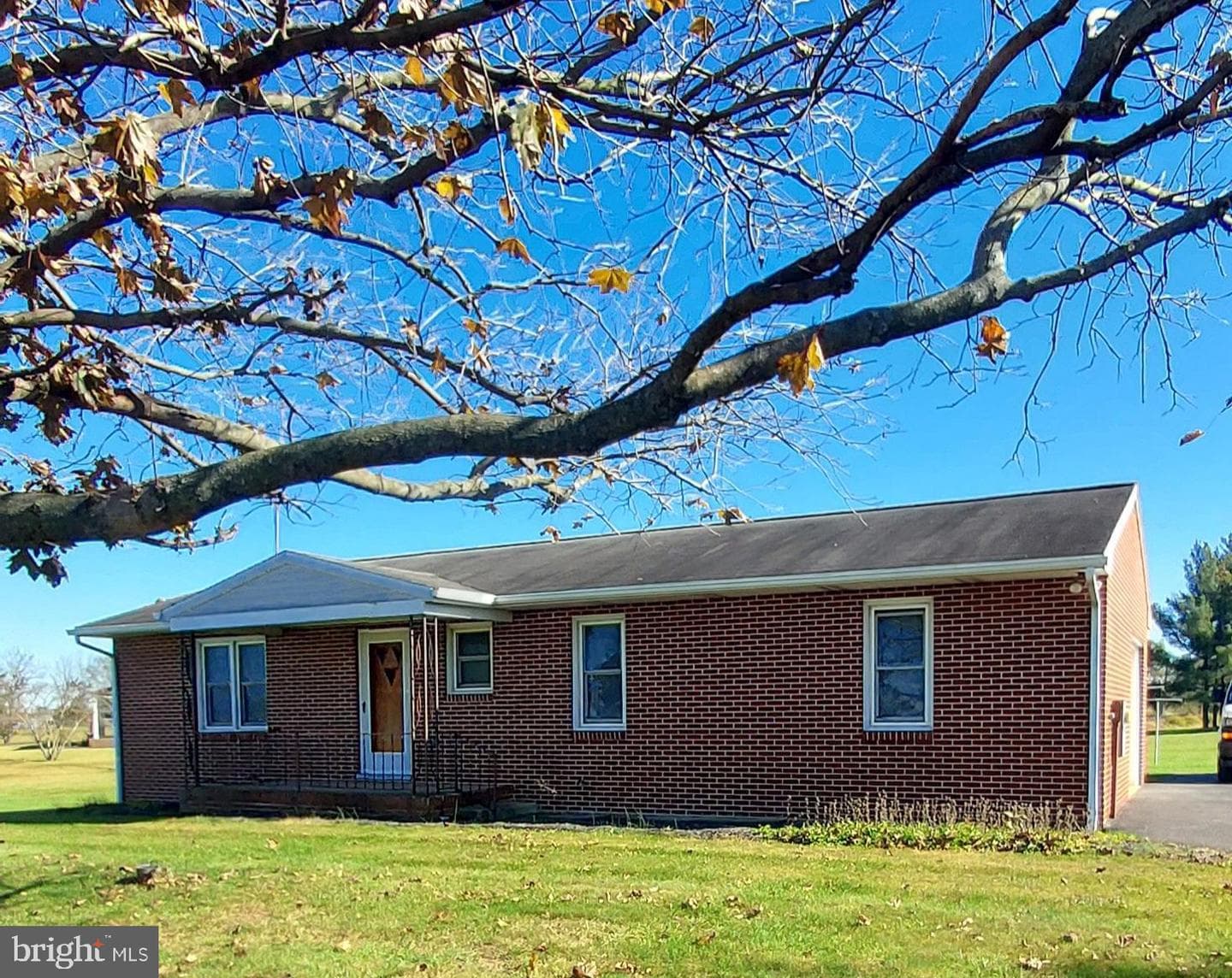 5215 Harney Road photo 1