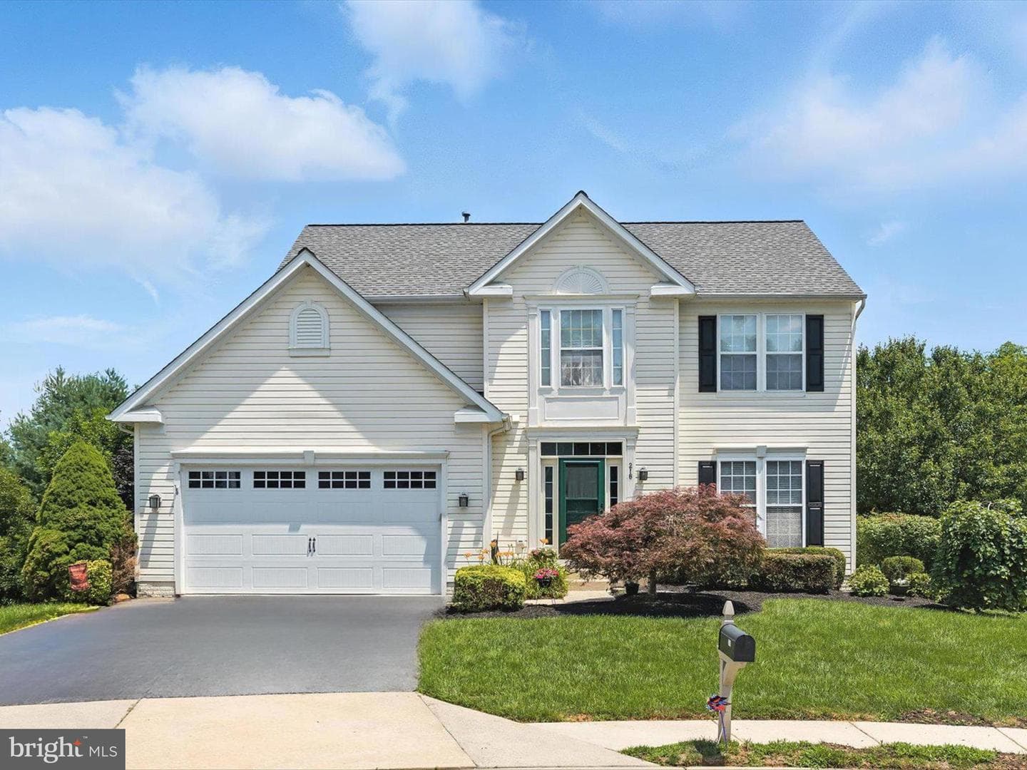 216 Riverview Court photo 1