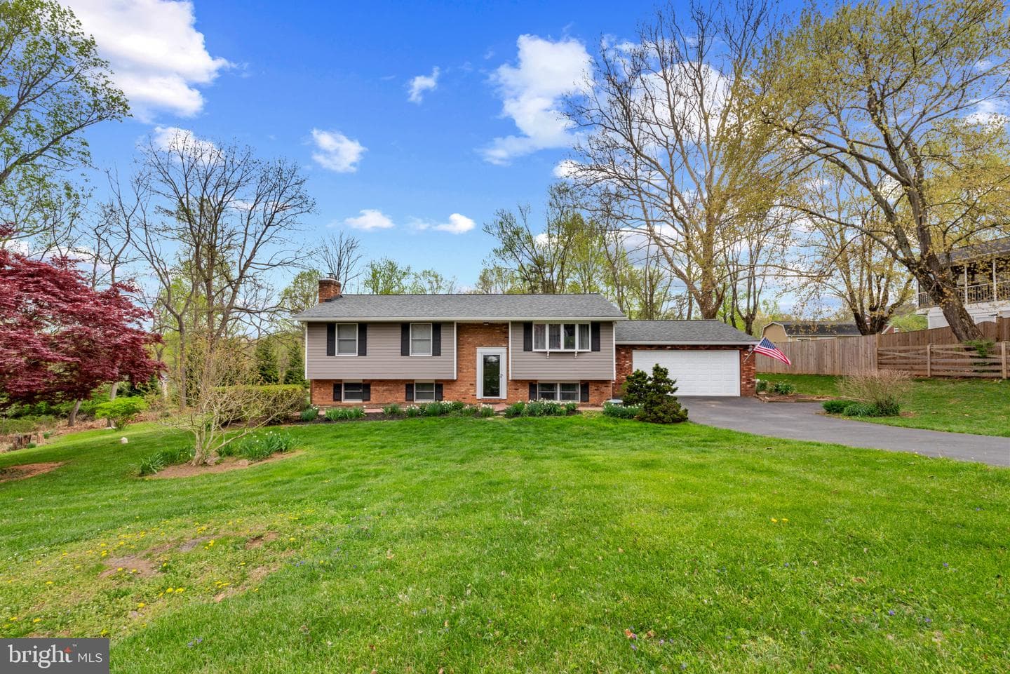 2411 Nickoles Drive photo 1