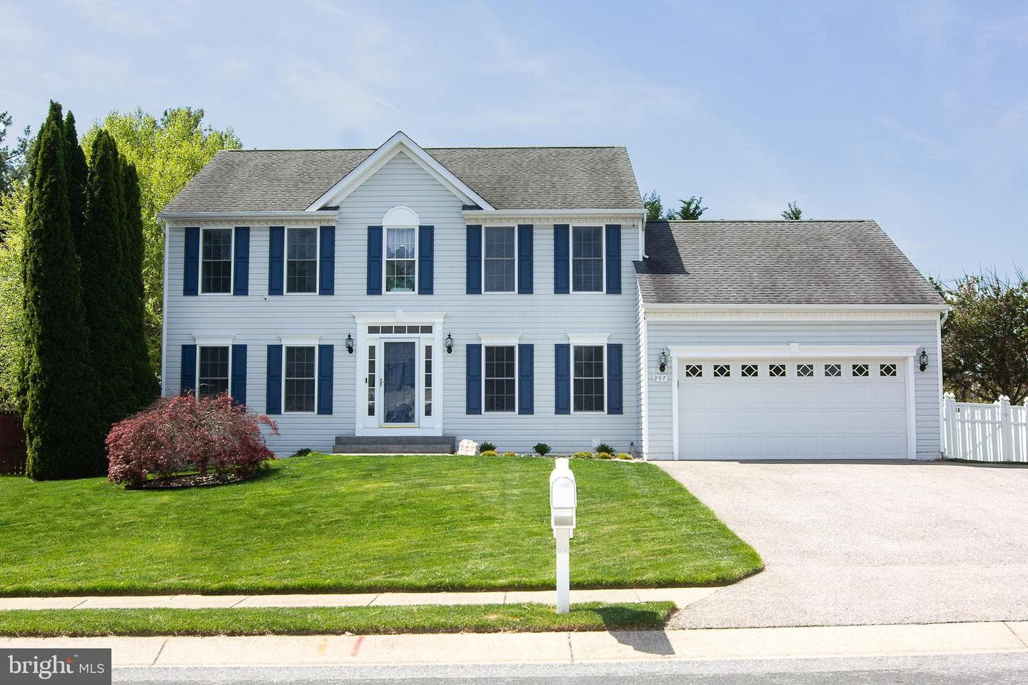 897 Caren Drive photo 1