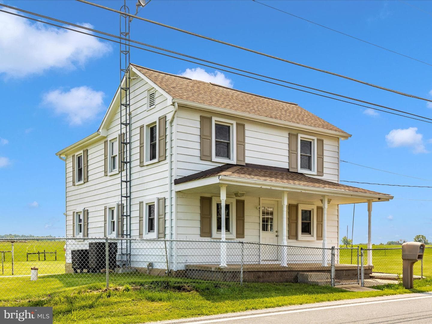 4215 Harney Road photo 1