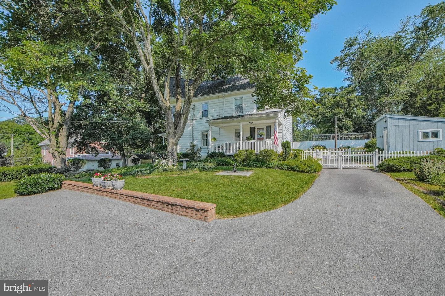 110 Schoolhouse Road photo 1