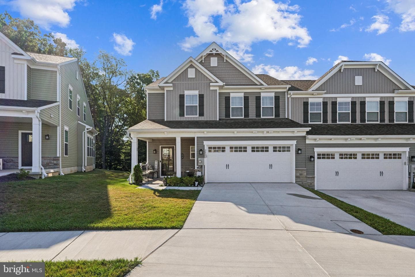 2822 Town View Circle photo 1
