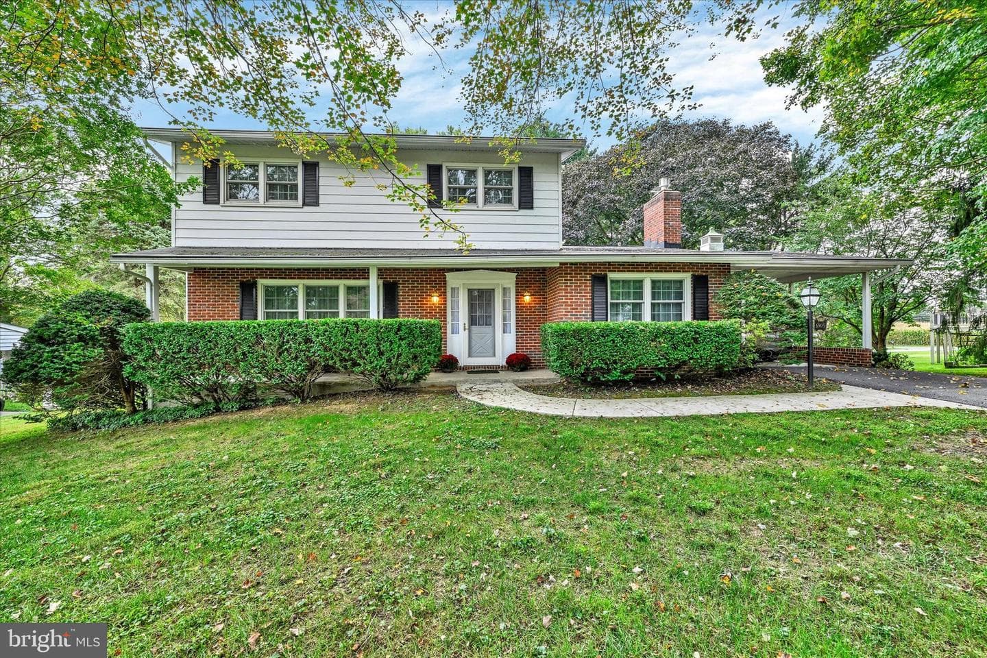 6905 Spring Hill Drive photo 1