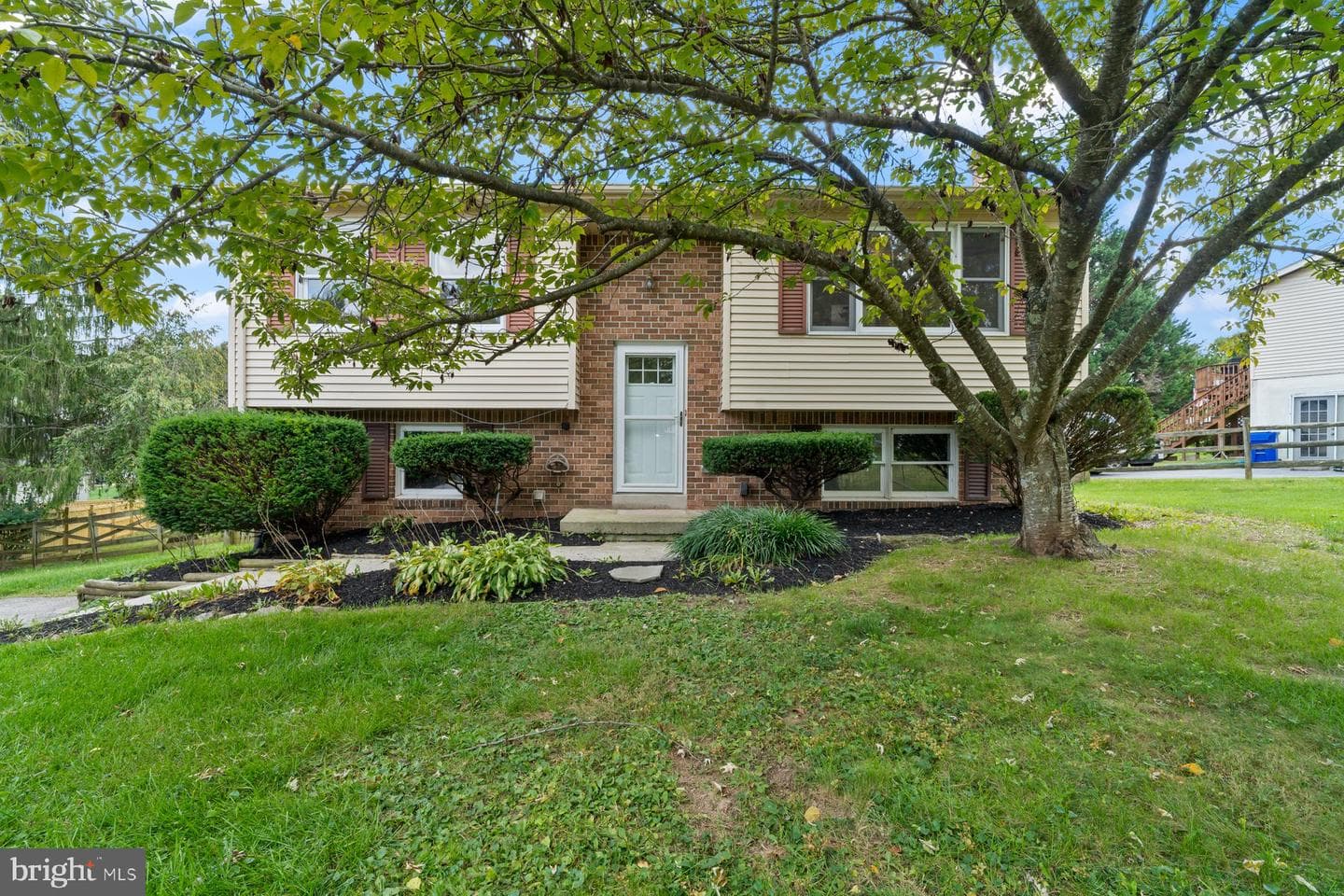 2913 Tulip Way photo 1