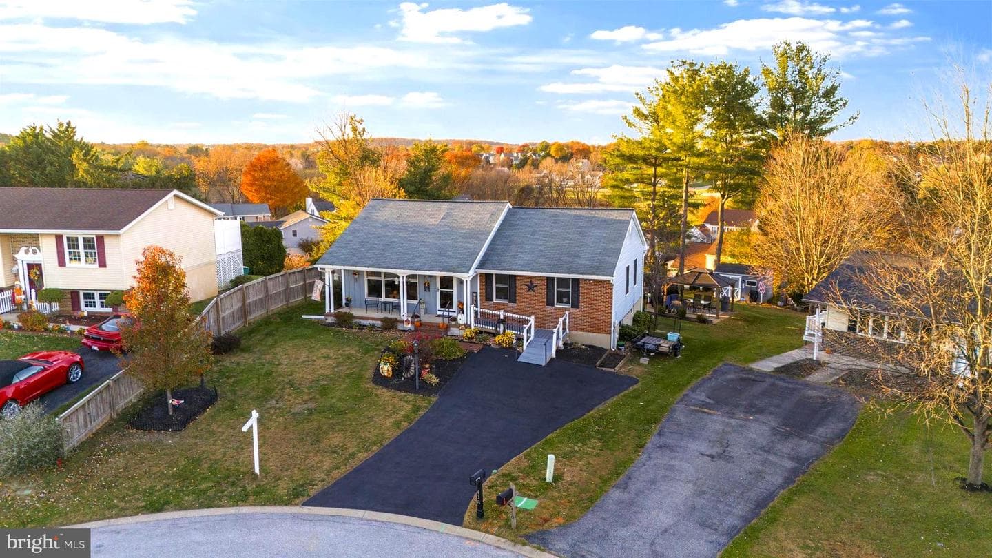 418 London Court photo 1