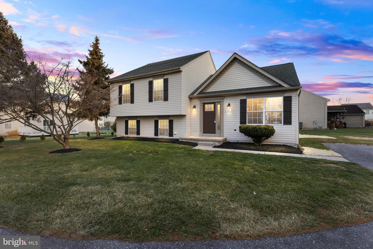 547 Kenan Street photo 1