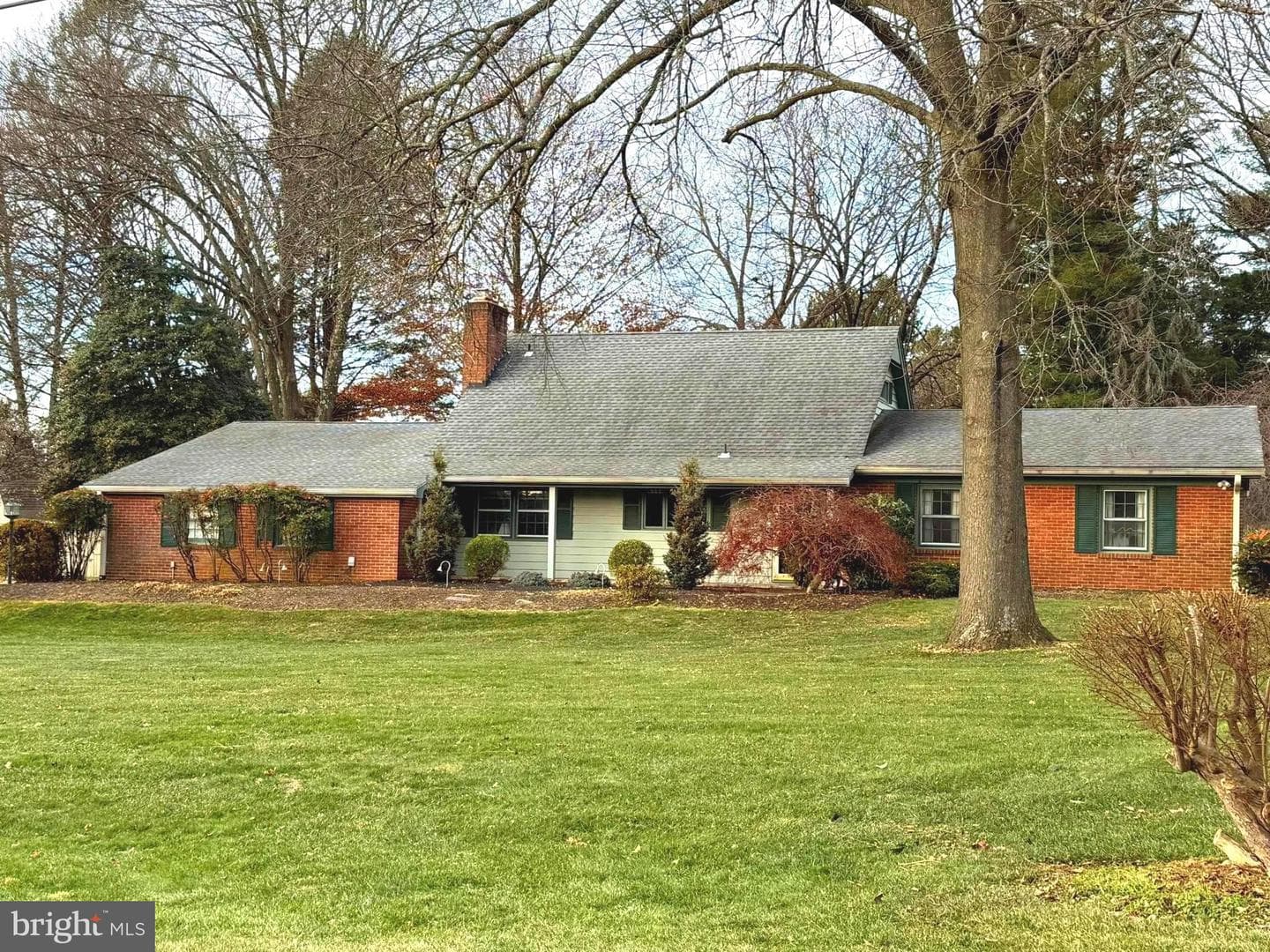 642 Denton Drive N photo 1