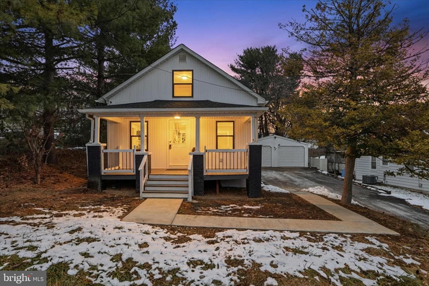 32 Sullivan Avenue photo 1