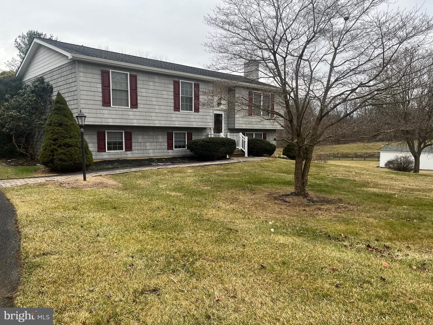 633 Canyon Court photo 1