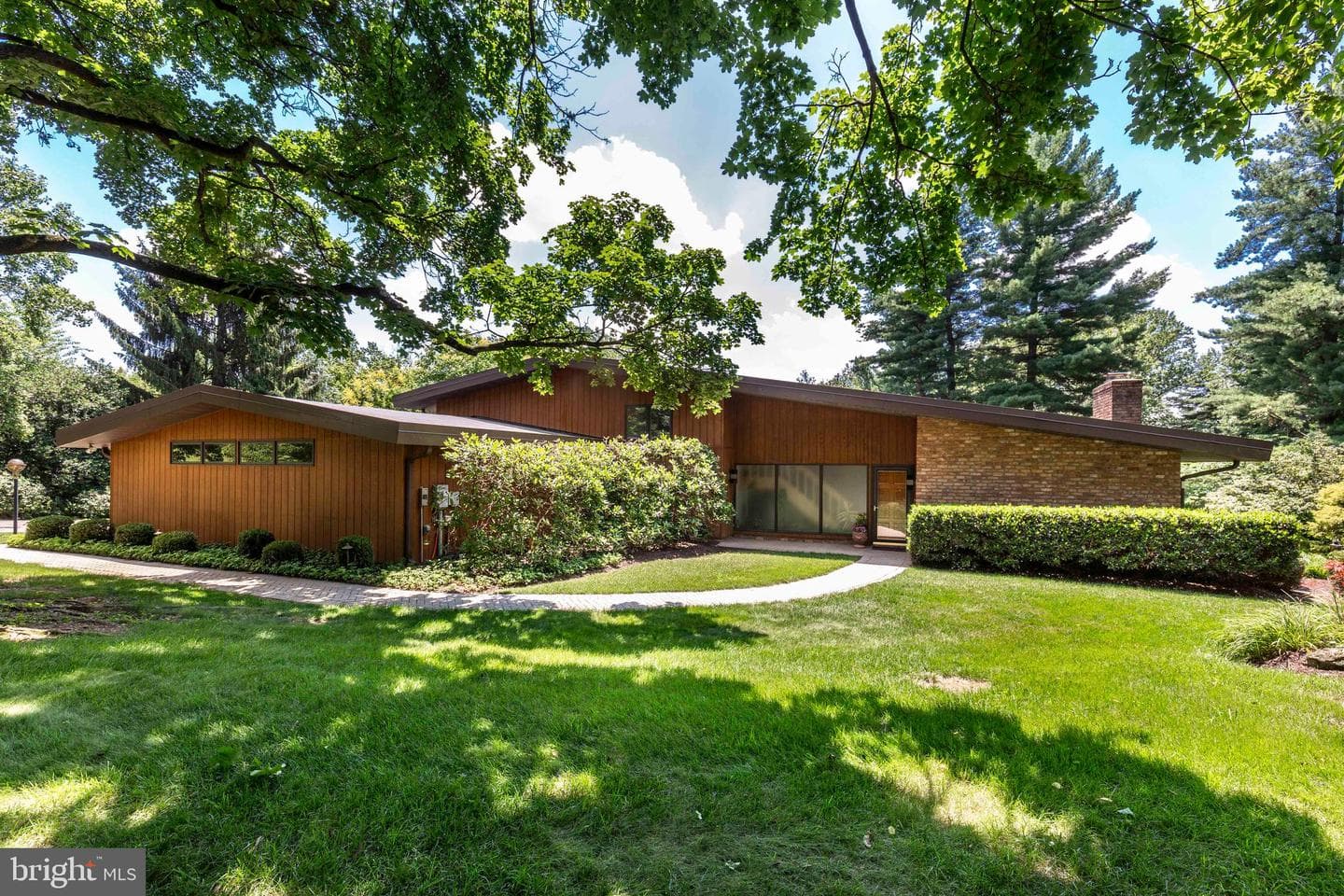 7 Pine Hill Drive photo 1