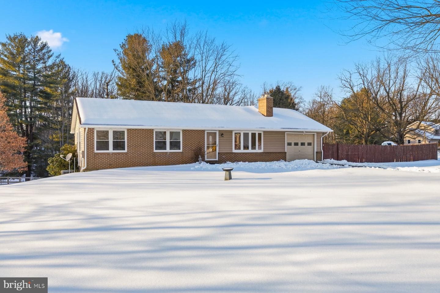 5884 Woodbine Road photo 1