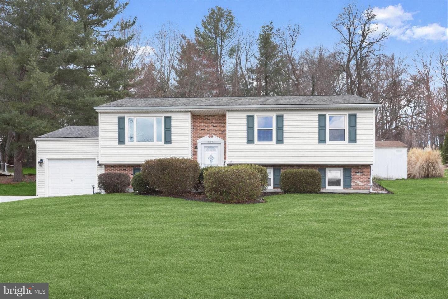 206 Opal Avenue photo 1