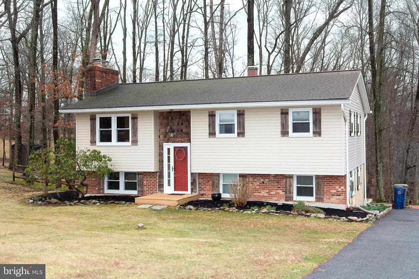 4813 Millers Station Road photo 1