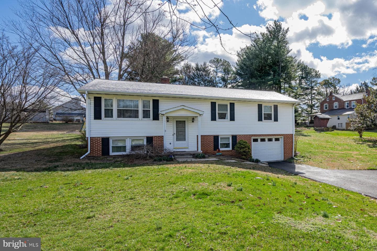 3011 Glenvue Drive photo 1