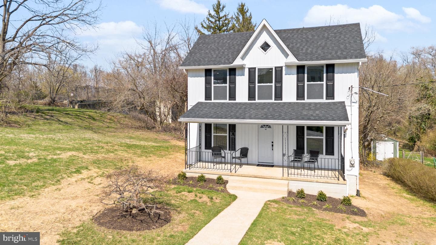 11 Baker Avenue photo 1