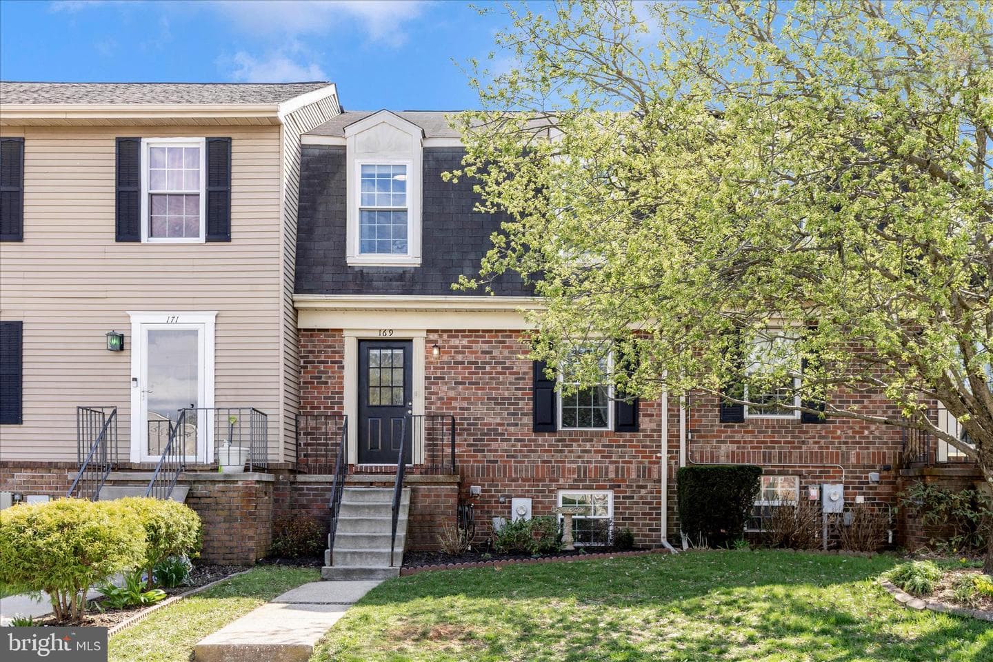 169 Alymer Court