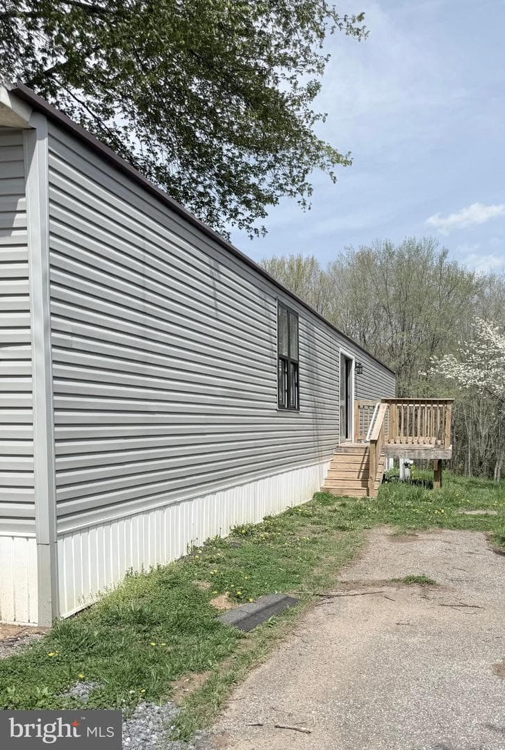 35 Mayer Dr W
