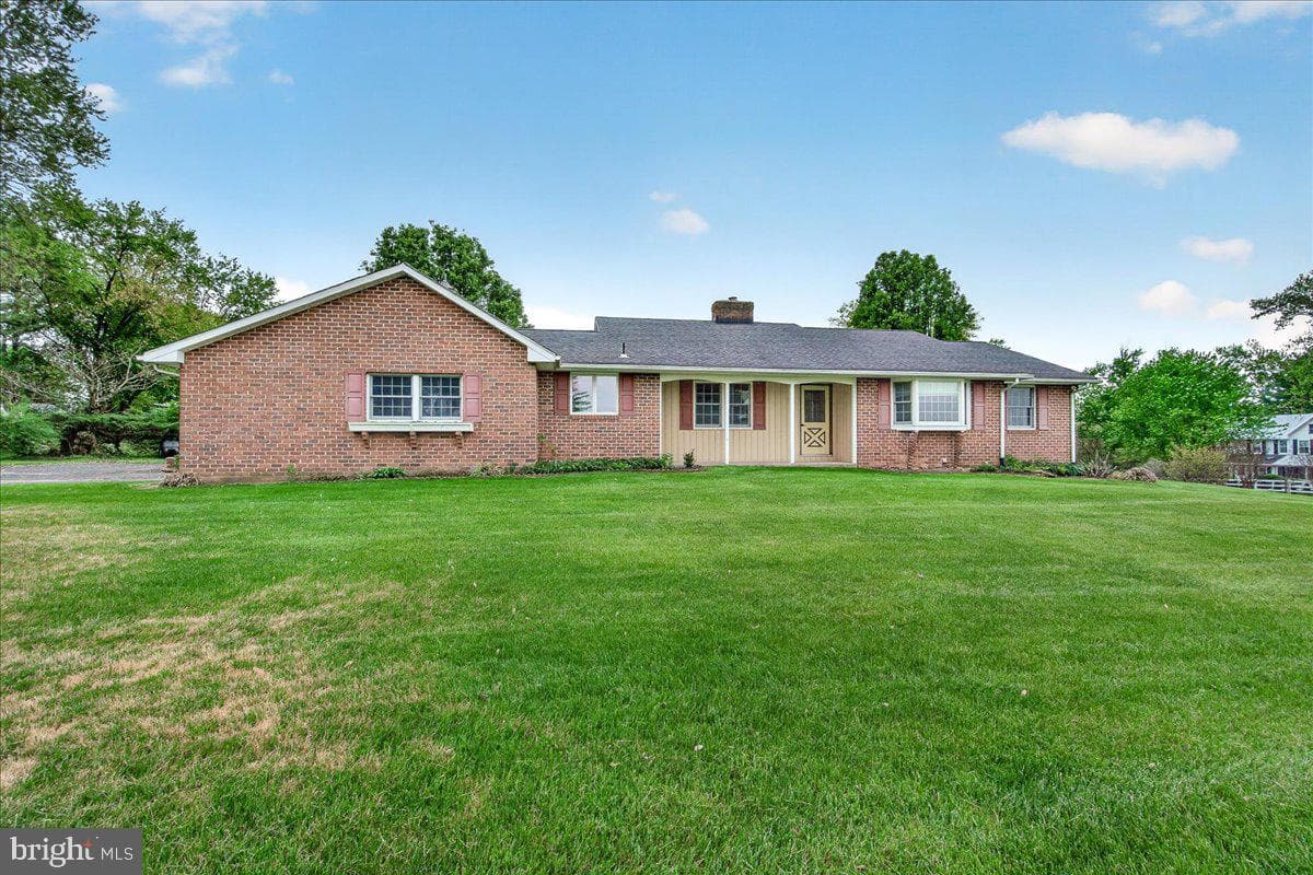 9 W Obrecht Road