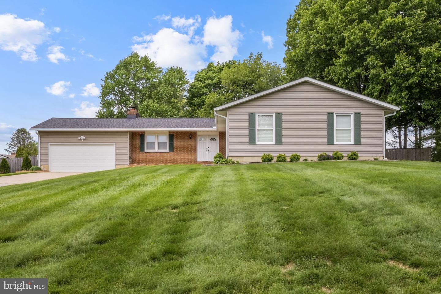1812 Miller Drive photo 1