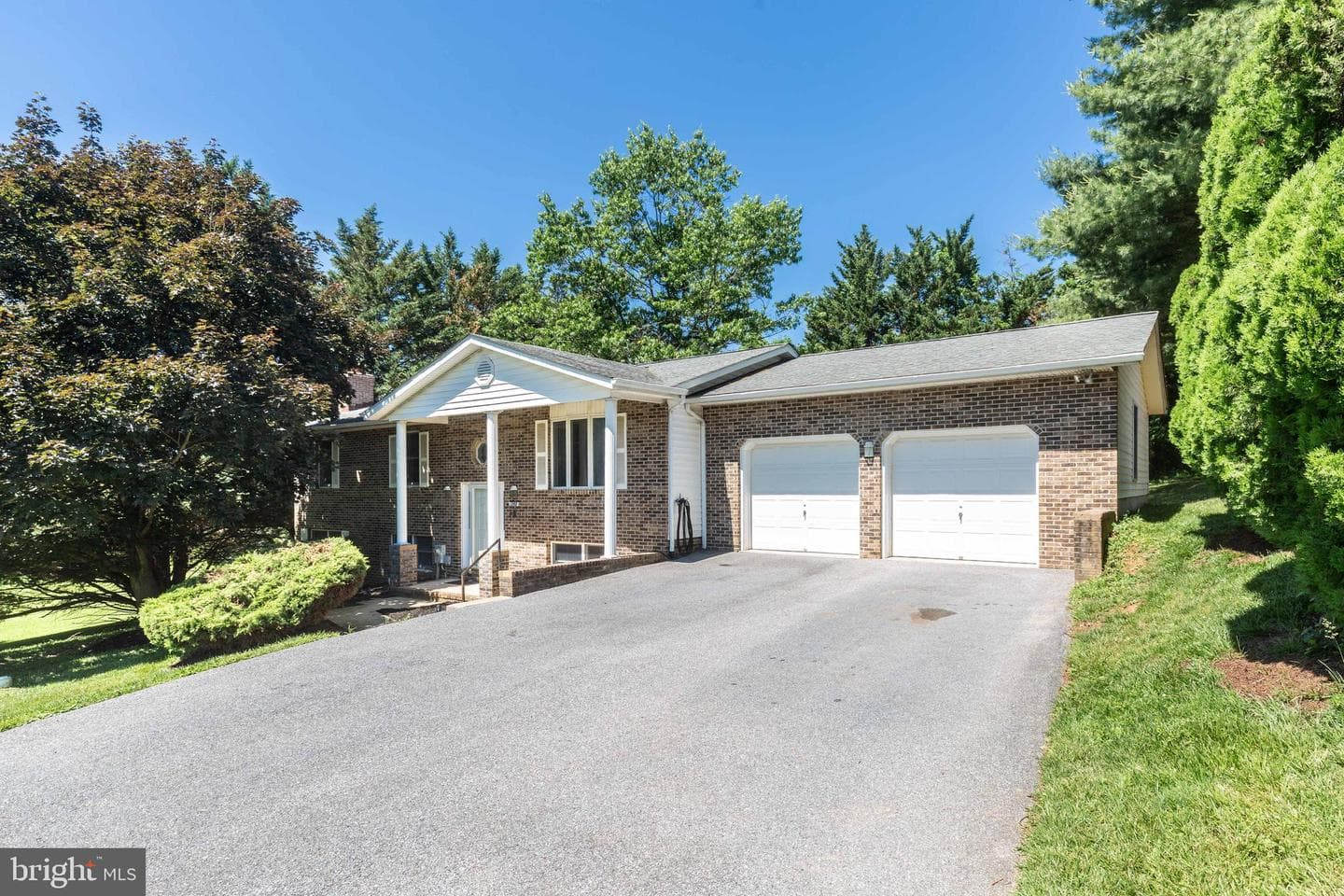 1260 Campus Court photo 1