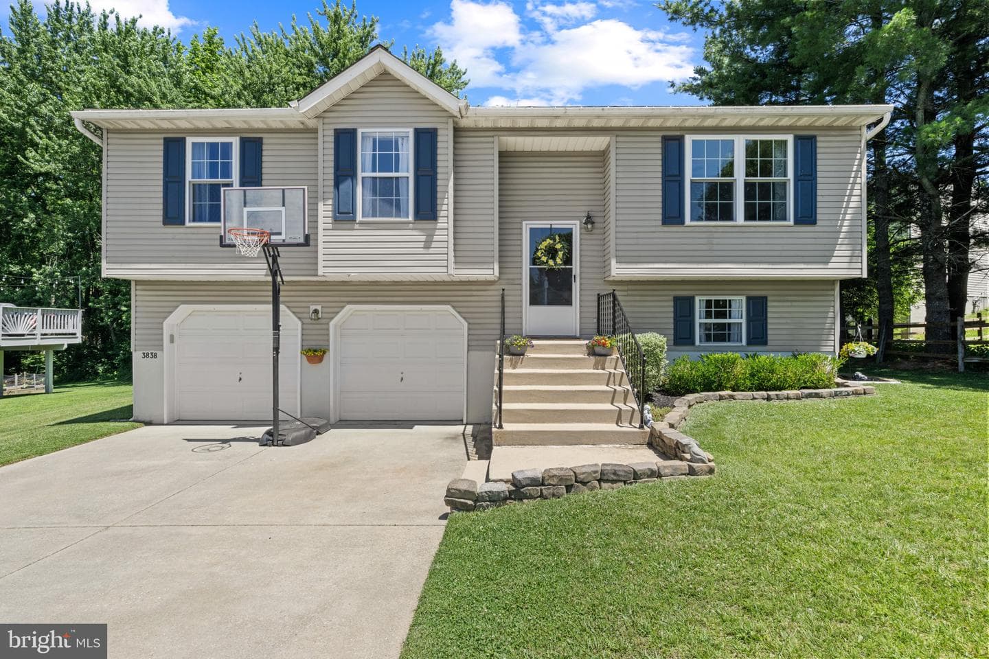 3838 Dakota Road